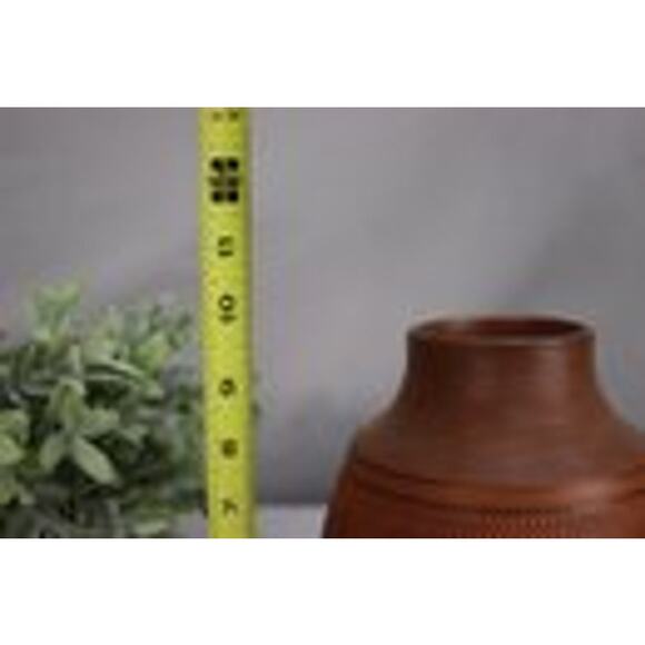 Vintage Intaglio Etched Redware Flower Vase, Signed Bottom - Picture 9 of 9